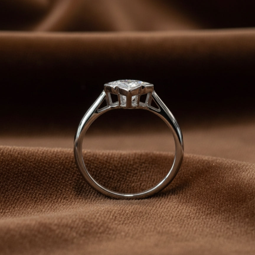 β¨ Radiant Clover Moissanite Ring β¨